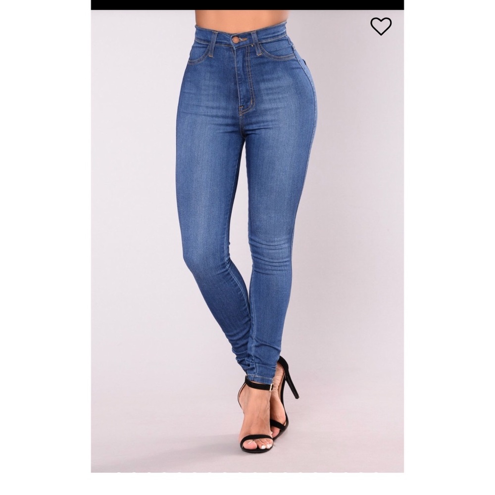 FASHION NOVA CLASSIC HIGH WAISTED JEANS